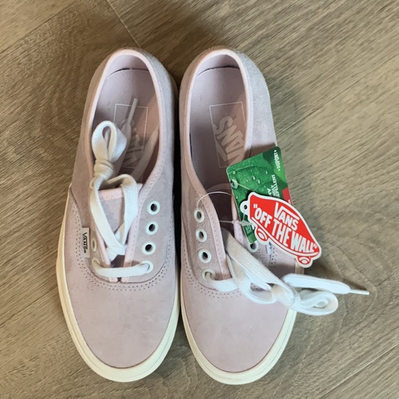 Vans Suede with HEIQ eco-friendly water repellent - Picture 2 of 8